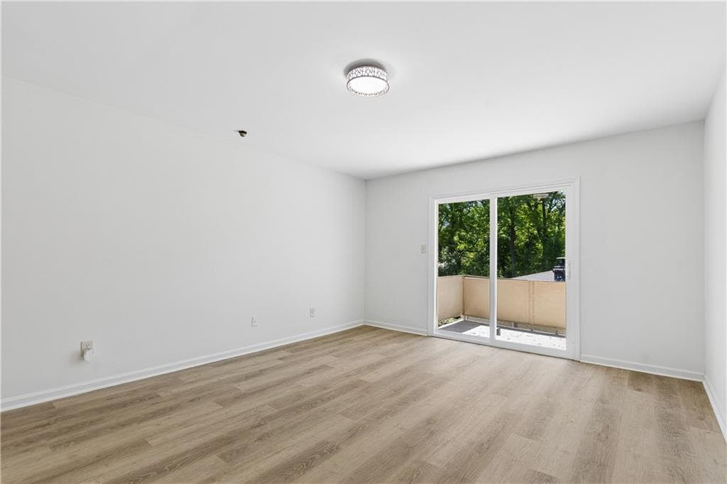 1 bedroom, 1 bathroom, 675 sq ft condominium for sale at 5400 Roswell Road G5, Atlanta, GA 30342 — photo 7