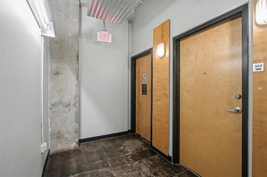 1 bedroom, 1 bathroom, 697 sq ft condominium for sale at 120 Ralph Mcgill Boulevard 102, Atlanta, GA 30308 — photo 4