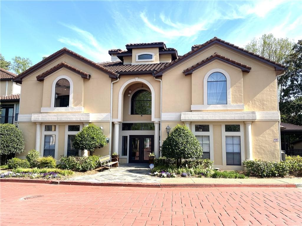 1 bedroom, 1 bathroom, 775 sq ft condominium for sale at 3777 Peachtree Road 1517, Atlanta, GA 30319