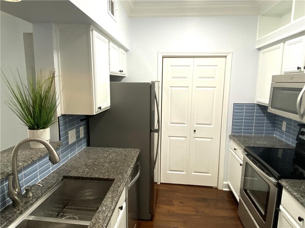 1 bedroom, 1 bathroom, 775 sq ft condominium for sale at 3777 Peachtree Road 1517, Atlanta, GA 30319 — photo 5