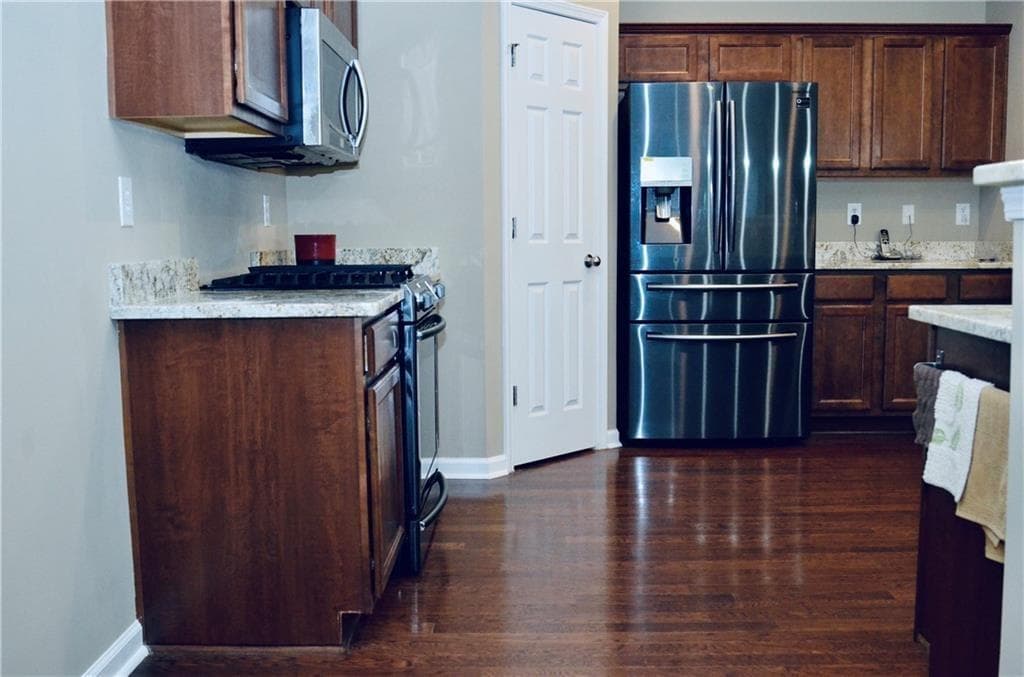 4 bedroom, 3 bathroom, 2,507 sq ft single family residence under contract at 1157 Balvaird Drive, Lawrenceville, GA 30045 — photo 5