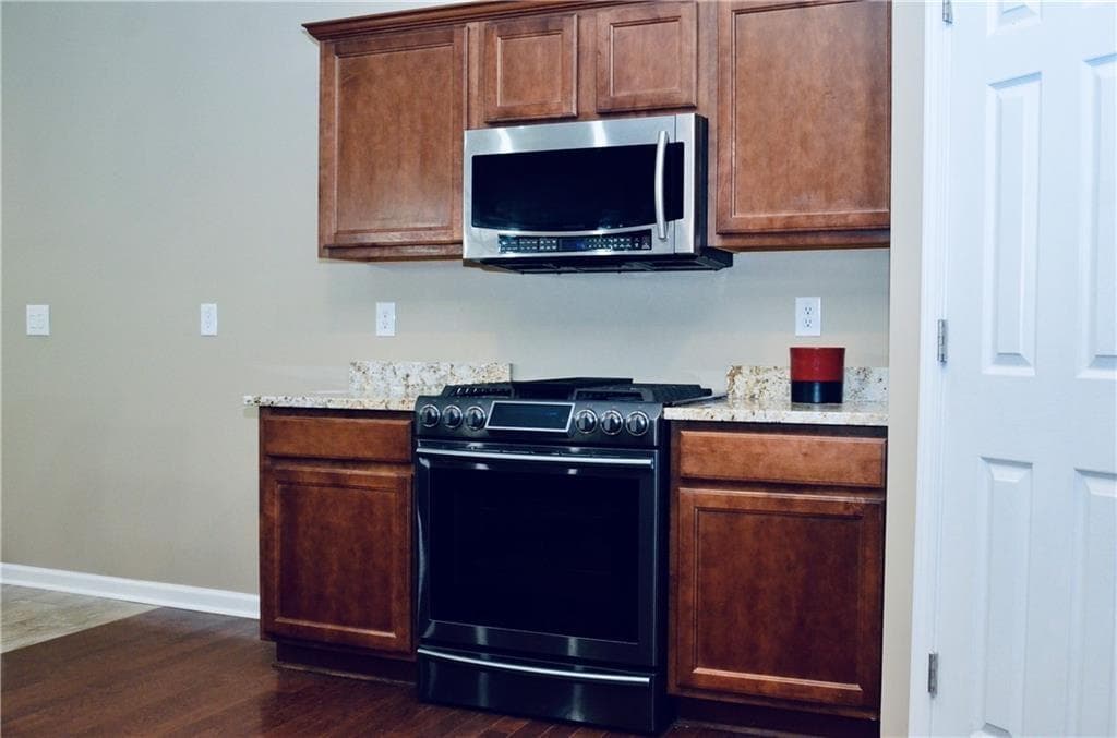4 bedroom, 3 bathroom, 2,507 sq ft single family residence under contract at 1157 Balvaird Drive, Lawrenceville, GA 30045 — photo 6