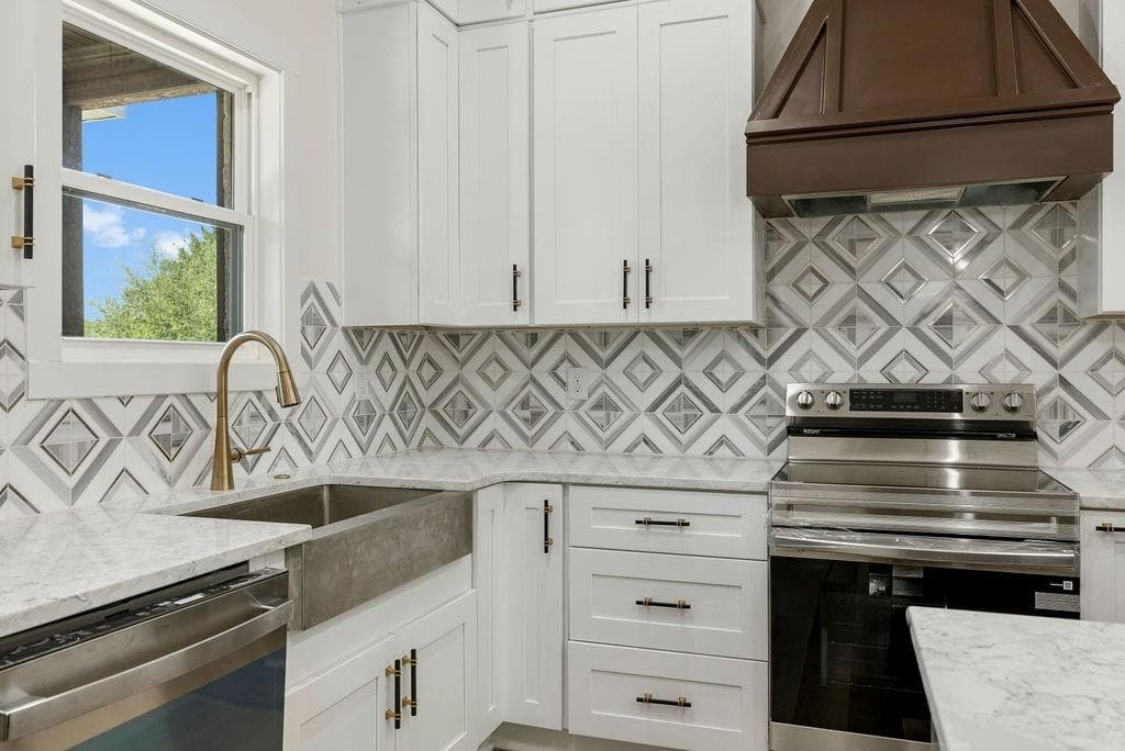 4 bedroom, 3 bathroom, 2,298 sq ft single family residence under contract at 16 Fullbright Drive, Rome, GA 30161 — photo 6