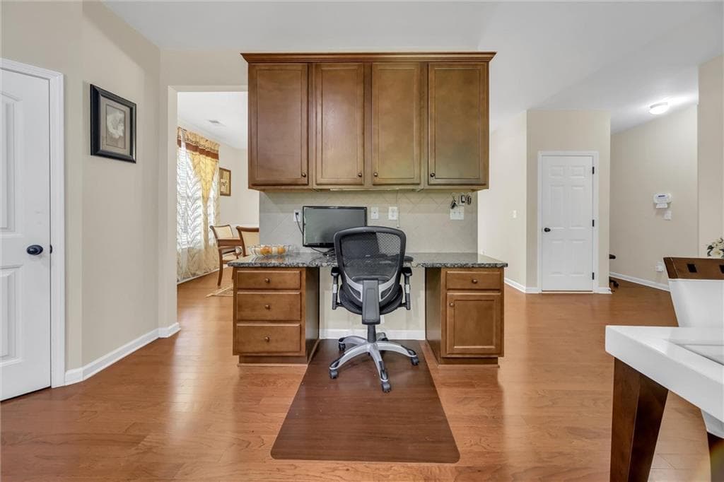 6 bedroom, 4 bathroom, 5,125 sq ft single family residence for sale at 5220 Breckinrigde Lane, Cumming, GA 30040 — photo 7