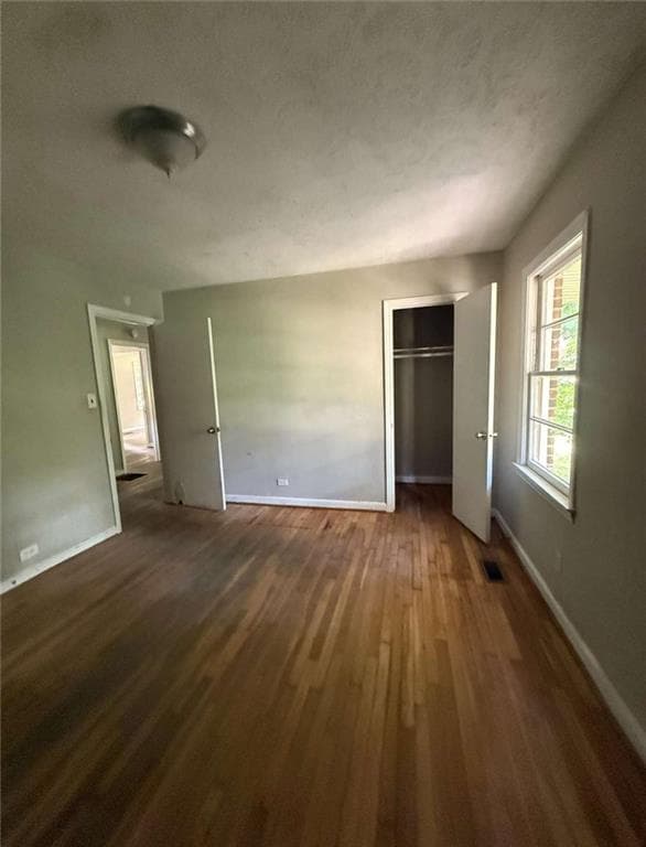 3 bedroom, 2 bathroom, 1,712 sq ft single family residence for sale at 7205 Lakeview Drive, Covington, GA 30014 — photo 10