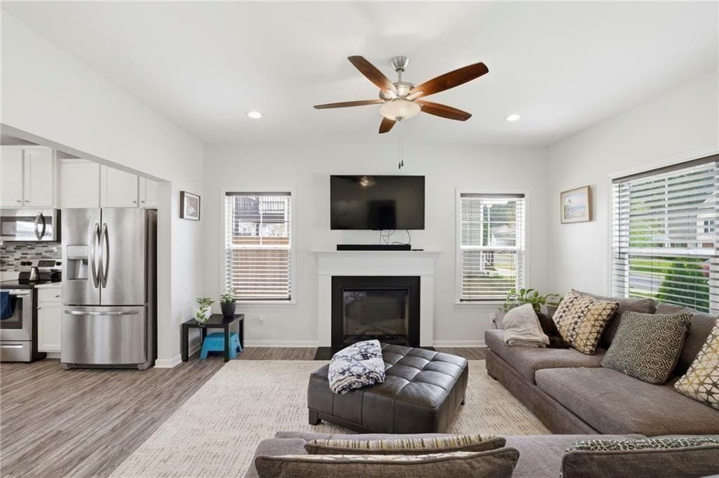 4 bedroom, 3 bathroom, 2,014 sq ft single family residence for sale at 315 Soldiers Pathway, Calhoun, GA 30701 — photo 3