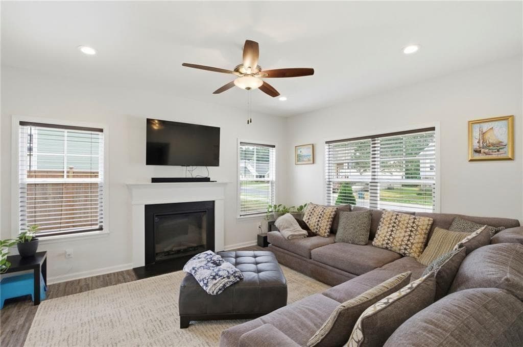 4 bedroom, 3 bathroom, 2,014 sq ft single family residence for sale at 315 Soldiers Pathway, Calhoun, GA 30701 — photo 5