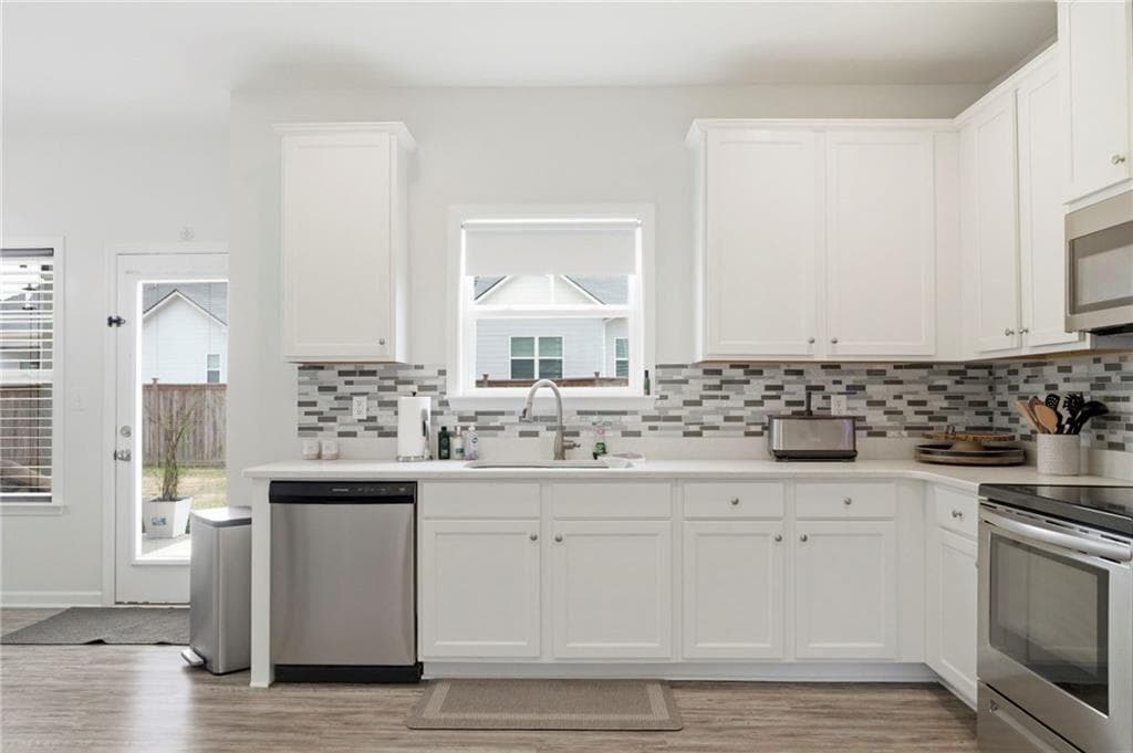 4 bedroom, 3 bathroom, 2,014 sq ft single family residence for sale at 315 Soldiers Pathway, Calhoun, GA 30701 — photo 6