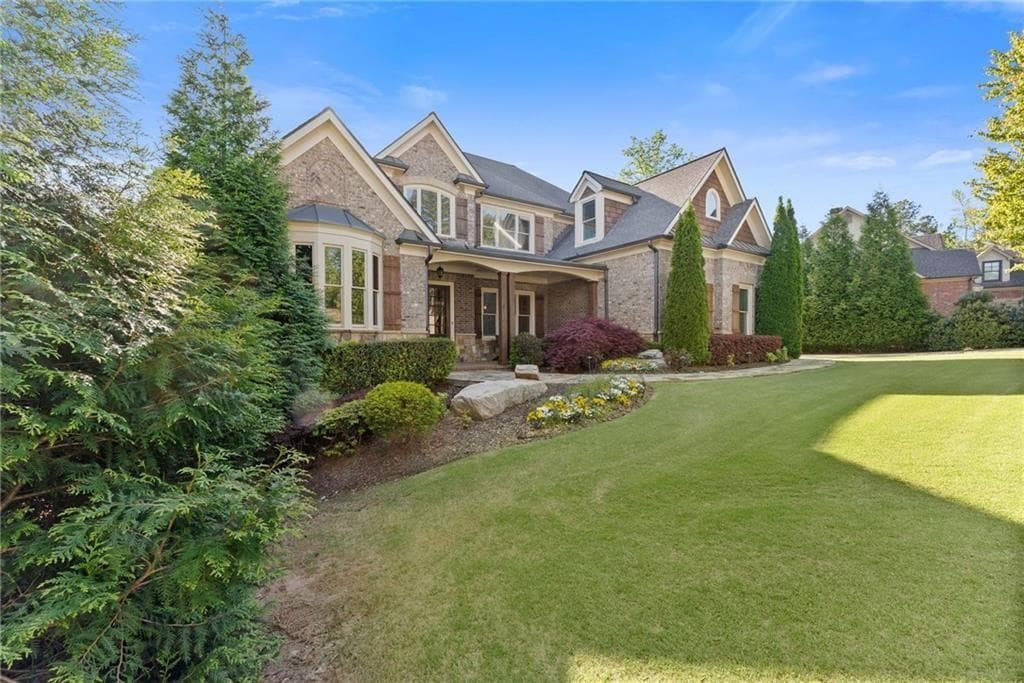 5 bedroom, 6 bathroom, 6,112 sq ft single family residence for sale at 5811 Yoshino Cherry Lane, Braselton, GA 30517 — photo 4