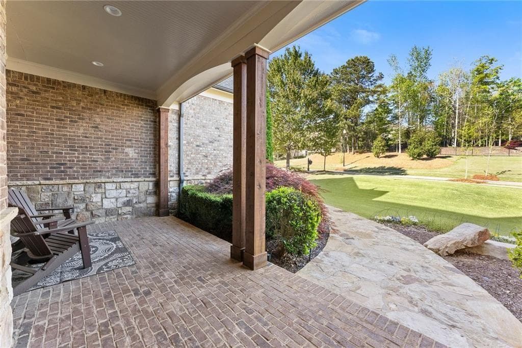 5 bedroom, 6 bathroom, 6,112 sq ft single family residence for sale at 5811 Yoshino Cherry Lane, Braselton, GA 30517 — photo 7