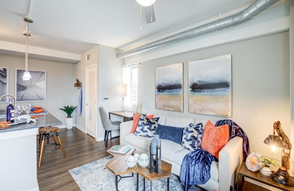1 bedroom, 1 bathroom, 450 sq ft apartment for rent at 2025 Peachtree Road 547, Atlanta, GA 30309 for $1,195 a month — photo 6