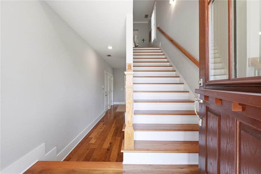 4 bedroom, 4 bathroom, 3,900 sq ft townhouse for sale at 206 Trecastle Square, Canton, GA 30114 — photo 2