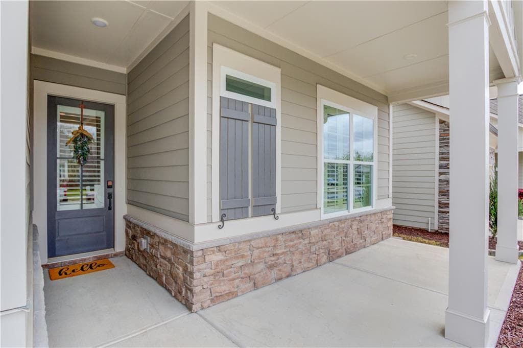 3 bedroom, 3 bathroom, 2,612 sq ft single family residence for sale at 6971 Scenic Overlook Trace, Flowery Branch, GA 30542 — photo 3