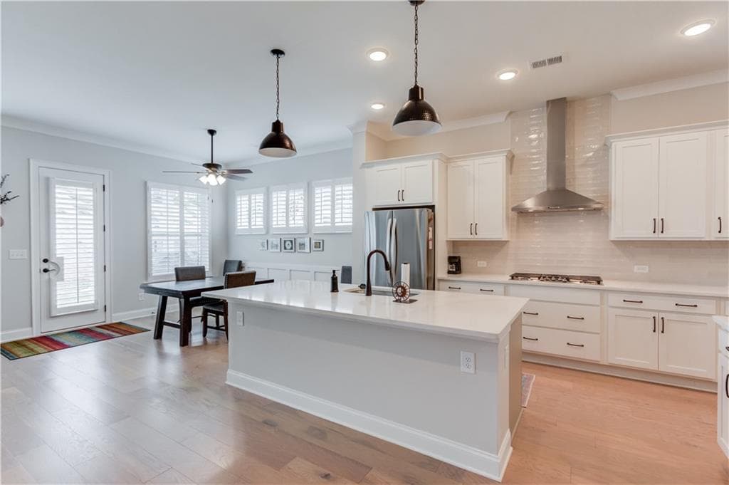 3 bedroom, 3 bathroom, 2,612 sq ft single family residence for sale at 6971 Scenic Overlook Trace, Flowery Branch, GA 30542 — photo 6