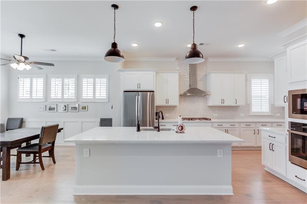 3 bedroom, 3 bathroom, 2,612 sq ft single family residence for sale at 6971 Scenic Overlook Trace, Flowery Branch, GA 30542 — photo 7