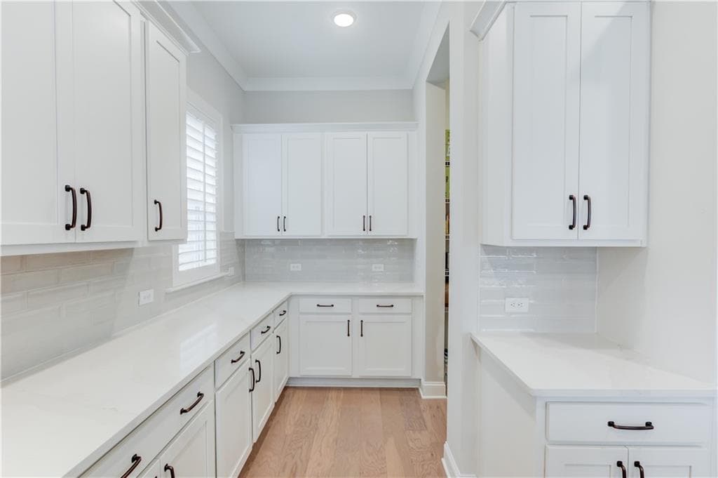 3 bedroom, 3 bathroom, 2,612 sq ft single family residence for sale at 6971 Scenic Overlook Trace, Flowery Branch, GA 30542 — photo 9