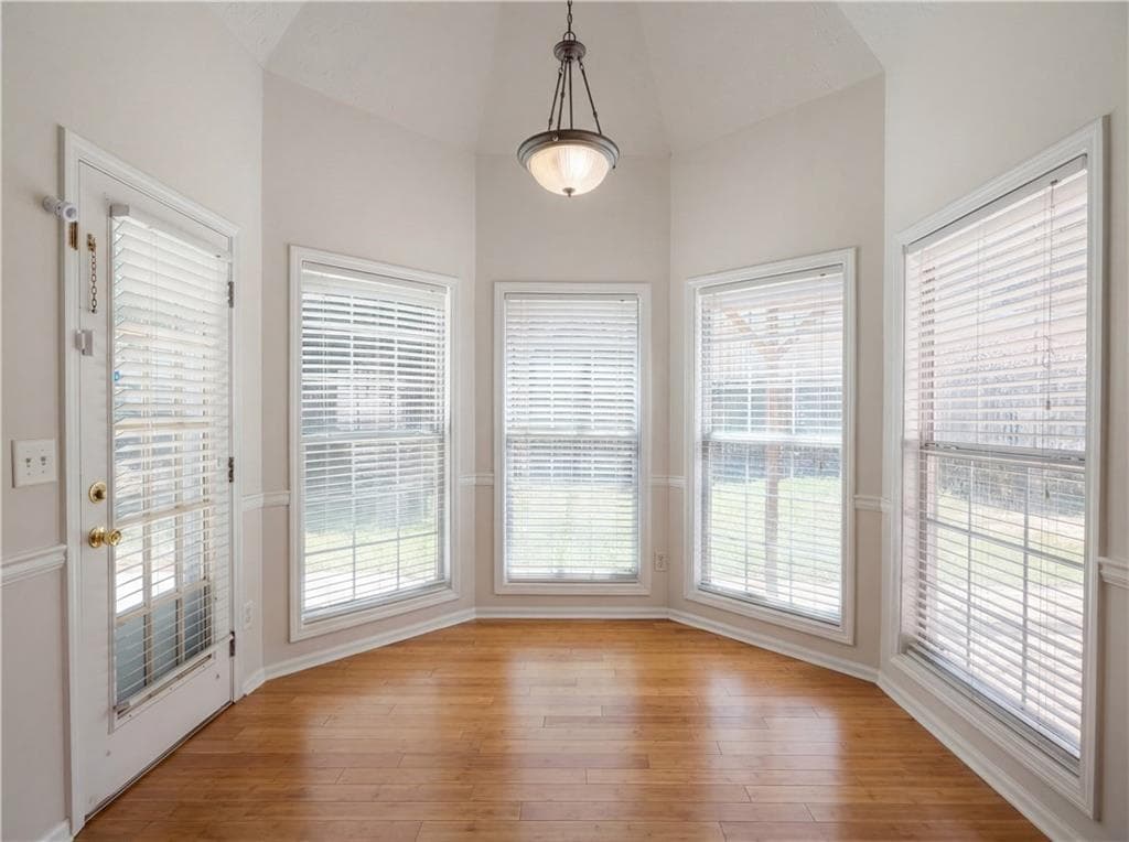 4 bedroom, 3 bathroom, 2,472 sq ft single family residence for sale at 404 Eaglet Court, Mcdonough, GA 30253 — photo 9