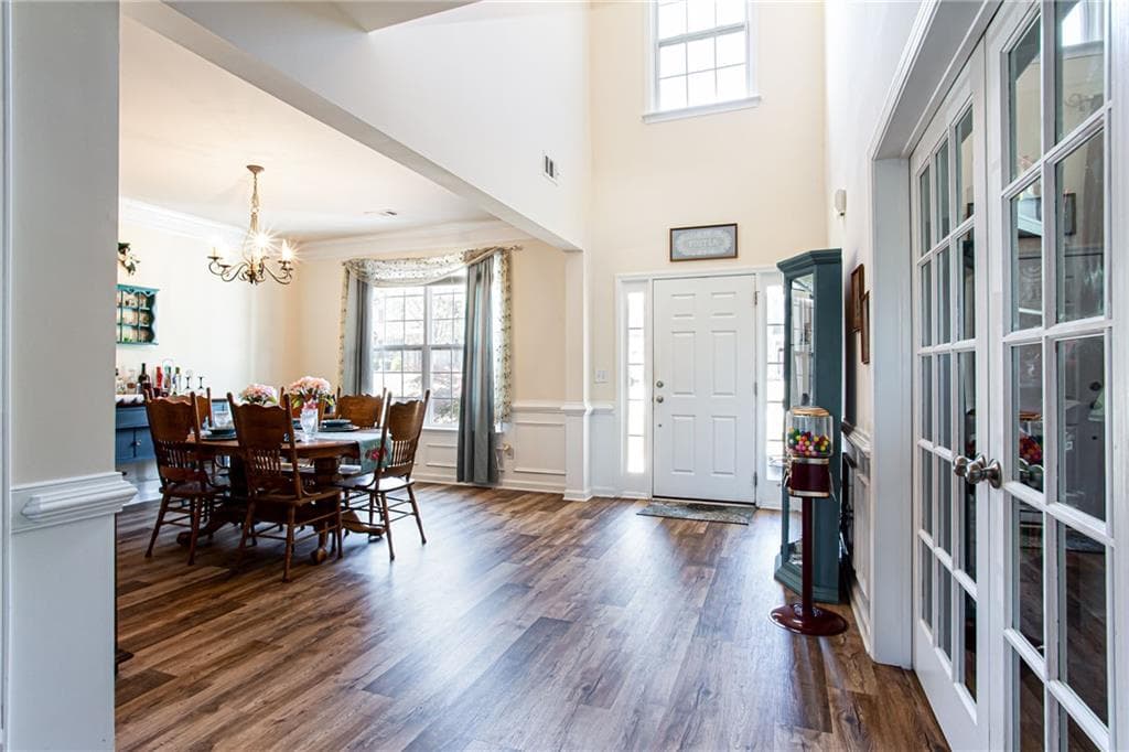 4 bedroom, 3 bathroom, 3,092 sq ft single family residence for sale at 863 Van Briggle Path, Sugar Hill, GA 30518 — photo 4