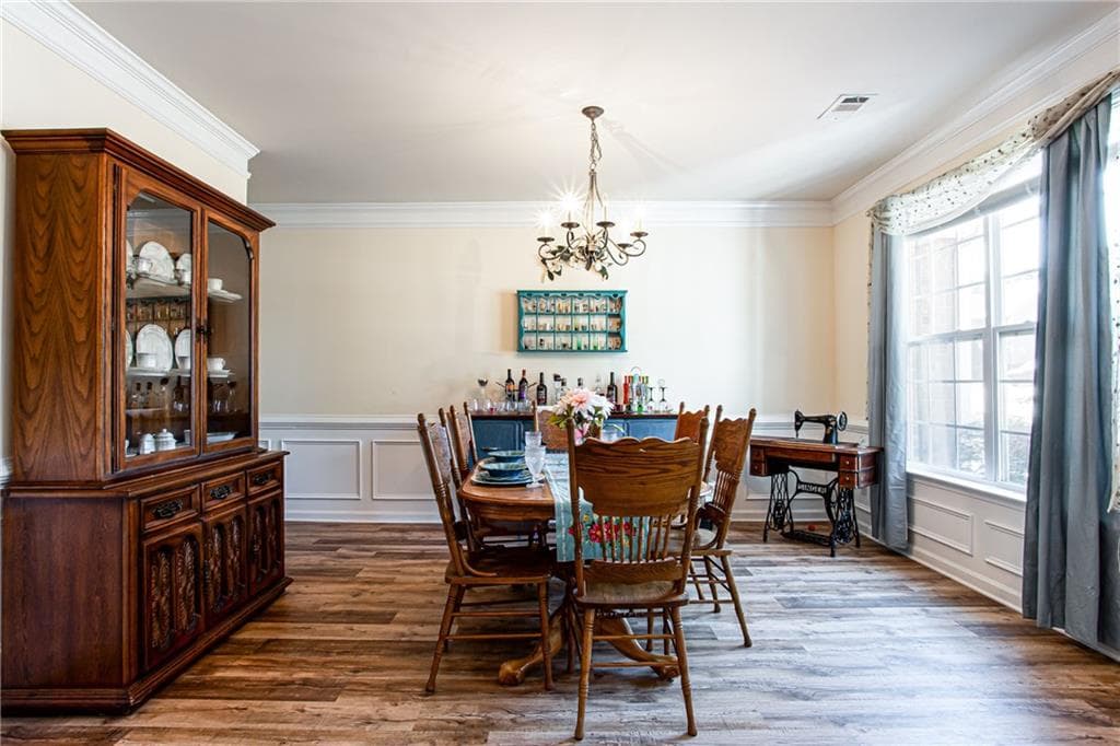 4 bedroom, 3 bathroom, 3,092 sq ft single family residence for sale at 863 Van Briggle Path, Sugar Hill, GA 30518 — photo 6