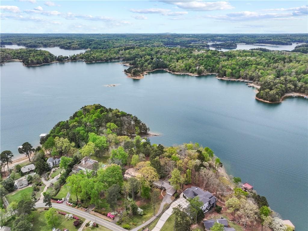 4 bedroom, 4 bathroom, 2,842 sq ft single family residence for sale at 8360 Lanier Drive, Cumming, GA 30041 — photo 4