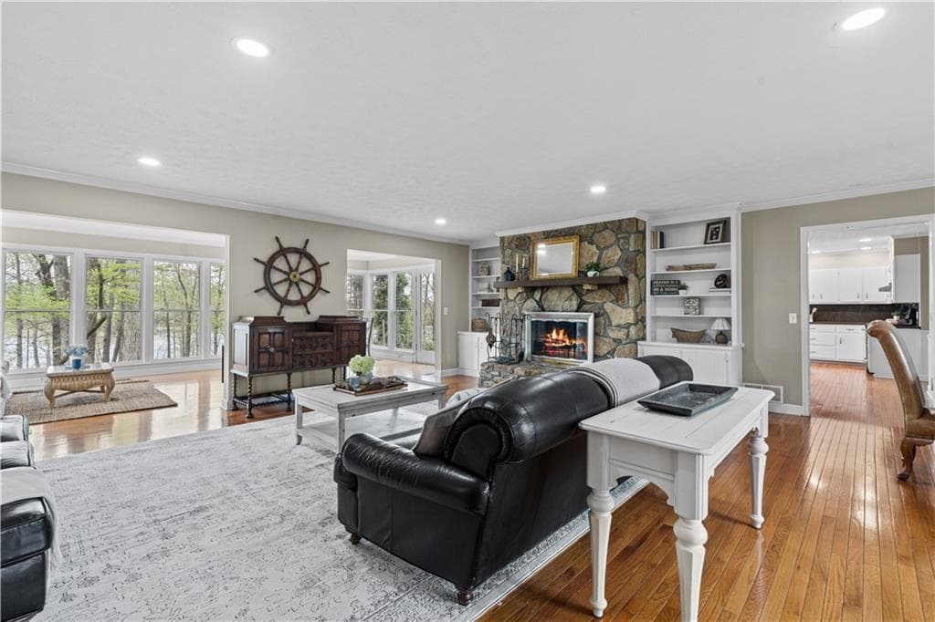 4 bedroom, 4 bathroom, 2,842 sq ft single family residence for sale at 8360 Lanier Drive, Cumming, GA 30041 — photo 6