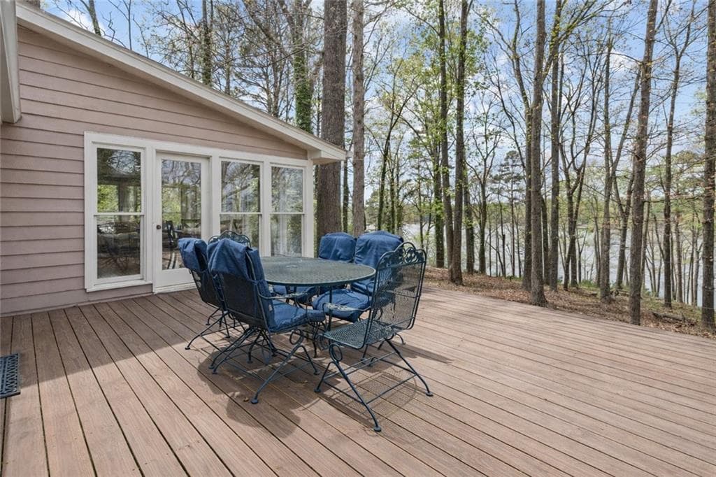 4 bedroom, 4 bathroom, 2,842 sq ft single family residence for sale at 8360 Lanier Drive, Cumming, GA 30041 — photo 10