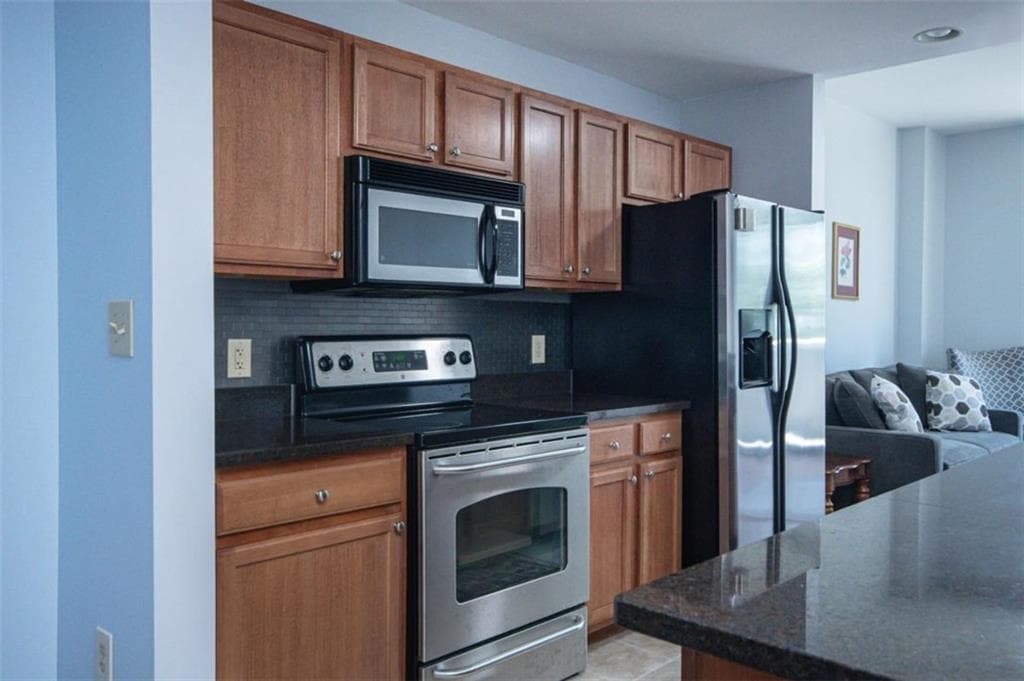 1 bedroom, 1 bathroom, 800 sq ft condominium for sale at 3040 Peachtree Road 507, Atlanta, GA 30305 — photo 8