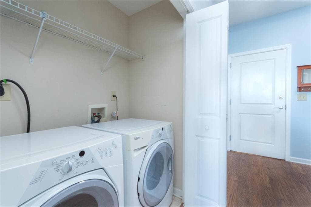 1 bedroom, 1 bathroom, 800 sq ft condominium for sale at 3040 Peachtree Road 507, Atlanta, GA 30305 — photo 10