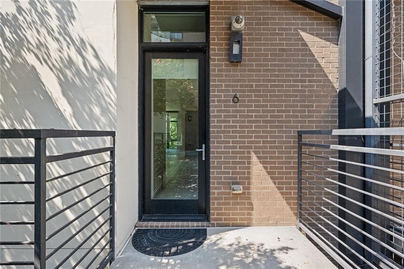 3 bedroom, 4 bathroom townhouse for rent at 721 Longleaf Drive 6, Atlanta, GA 30342 for $8,500 a month — photo 2
