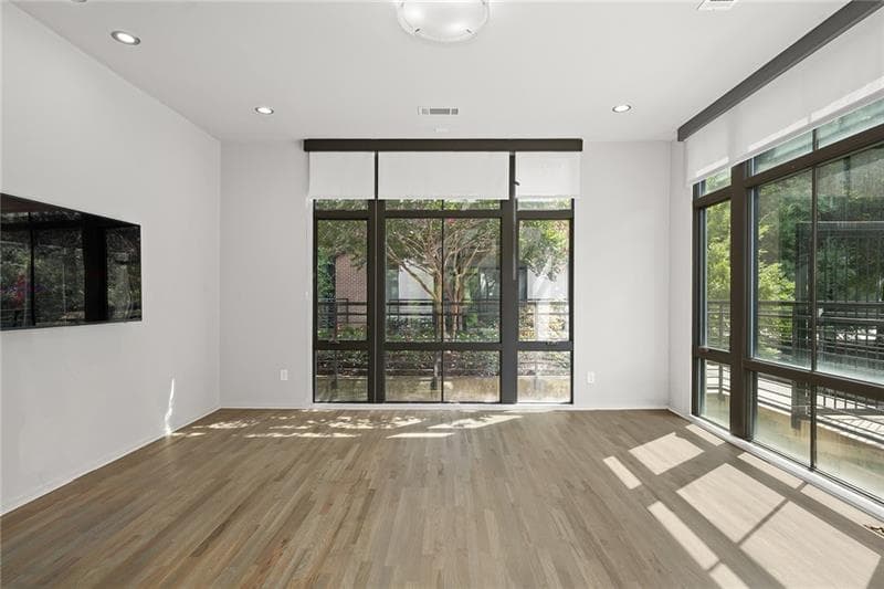 3 bedroom, 4 bathroom townhouse for rent at 721 Longleaf Drive 6, Atlanta, GA 30342 for $8,500 a month — photo 5