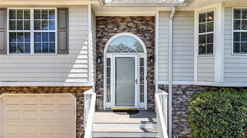 4 bedroom, 3 bathroom, 2,208 sq ft single family residence under contract at 35 Meadowbridge Drive, Cartersville, GA 30120 — photo 5