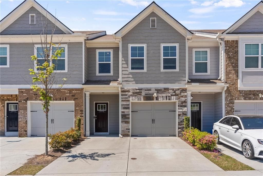 3 bedroom, 3 bathroom, 1,617 sq ft townhouse for sale at 1950 Dillon Drive, Lithonia, GA 30058
