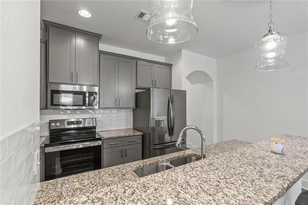 3 bedroom, 3 bathroom, 1,617 sq ft townhouse for sale at 1950 Dillon Drive, Lithonia, GA 30058 — photo 4