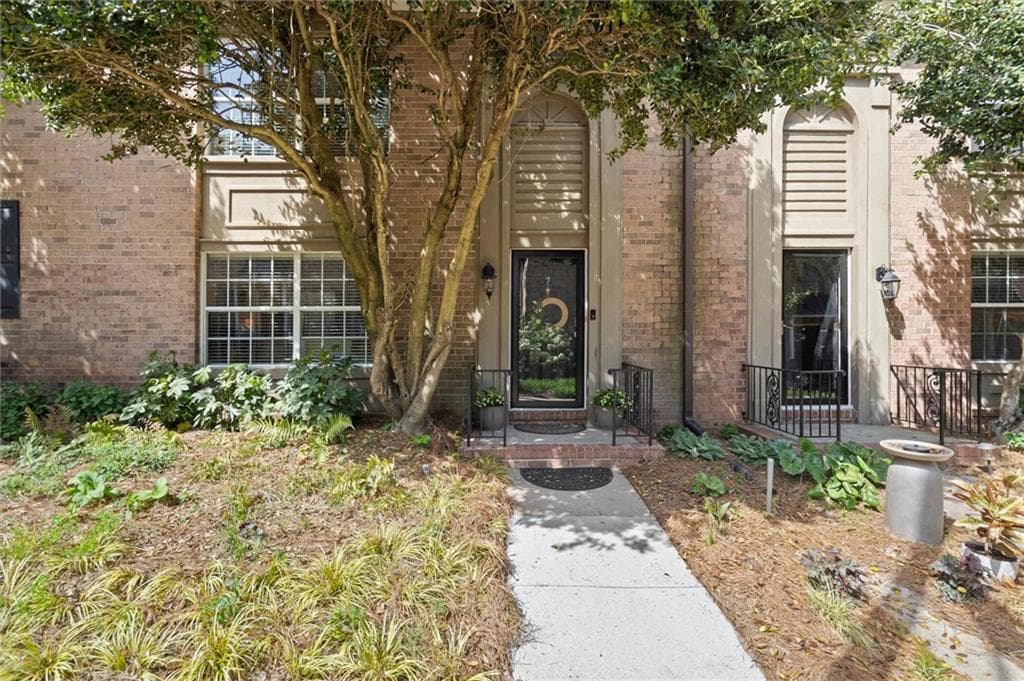 6980 Roswell Road F7, Atlanta, GA 30328 — most recent listing photo