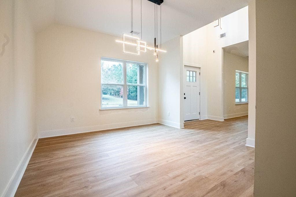 3 bedroom, 4 bathroom, 2,825 sq ft single family residence under contract at 1205 Kristen Lane, Loganville, GA 30052 — photo 6