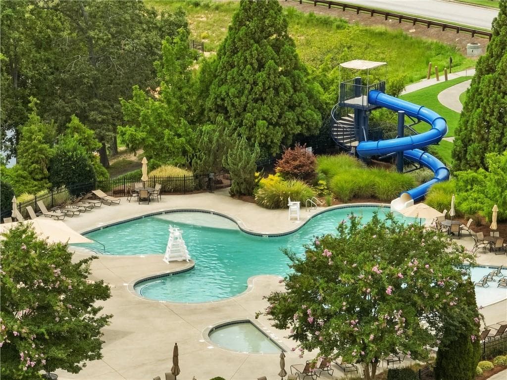 5 bedroom, 3 bathroom, 3,043 sq ft single family residence for sale at 7529 Brookstone Circle, Flowery Branch, GA 30542 — photo 6