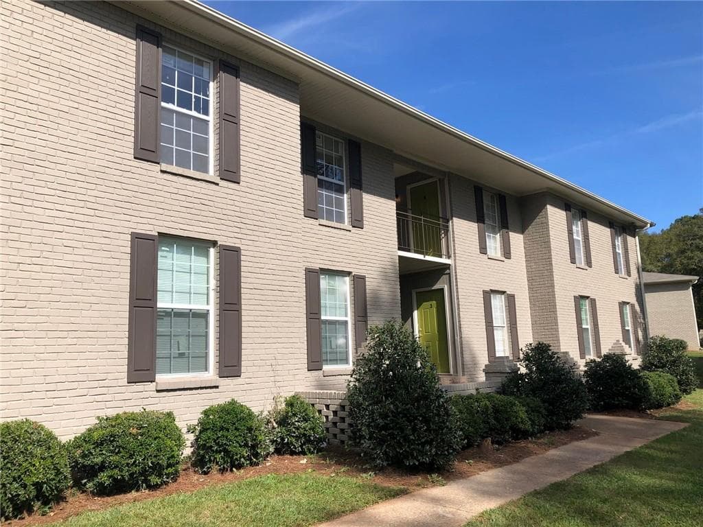 2 bedroom, 2 bathroom, 1,050 sq ft apartment for rent at 2786 Old Hapeville Road, Atlanta, GA 30354 for $1,200 a month — photo 3
