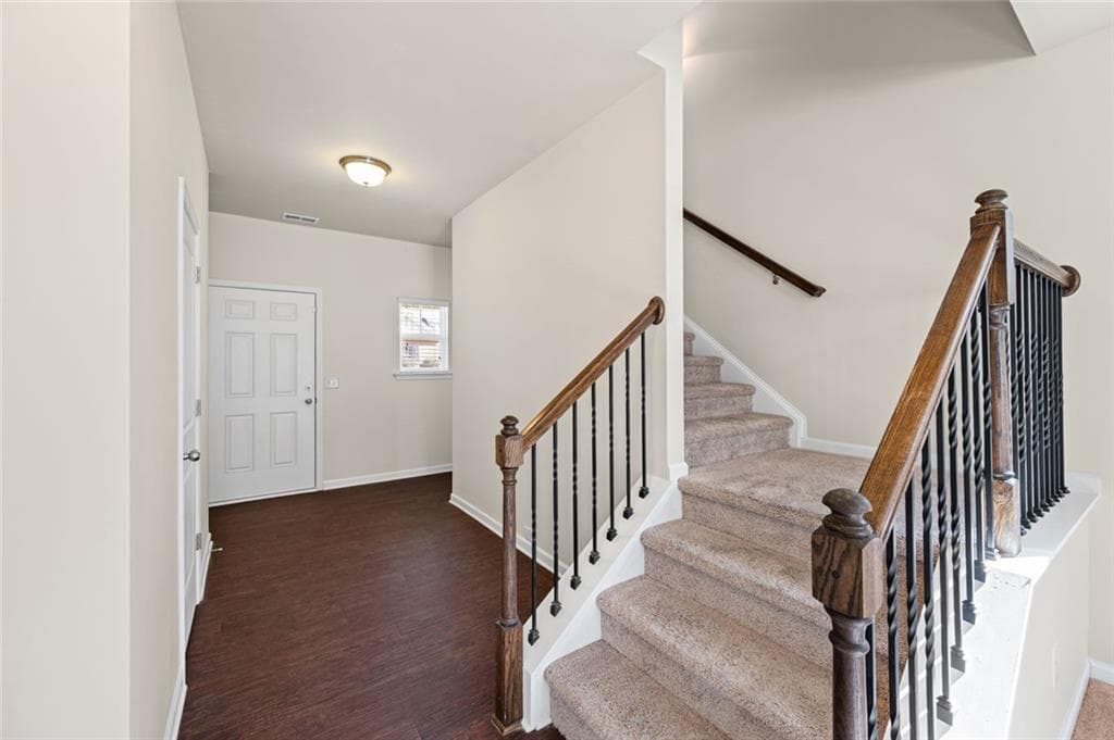 3 bedroom, 3 bathroom, 1,868 sq ft single family residence for sale at 23 Miles Drive, Cartersville, GA 30120 — photo 3