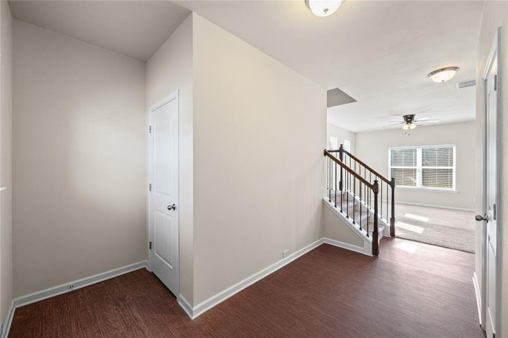 3 bedroom, 3 bathroom, 1,868 sq ft single family residence for sale at 23 Miles Drive, Cartersville, GA 30120 — photo 4