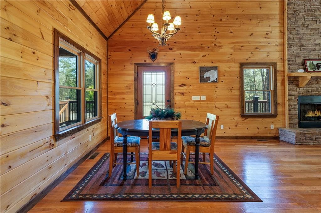 3 bedroom, 3 bathroom, 2,520 sq ft single family residence for sale at 166 Dallas Lane, Blue Ridge, GA 30513 — photo 8