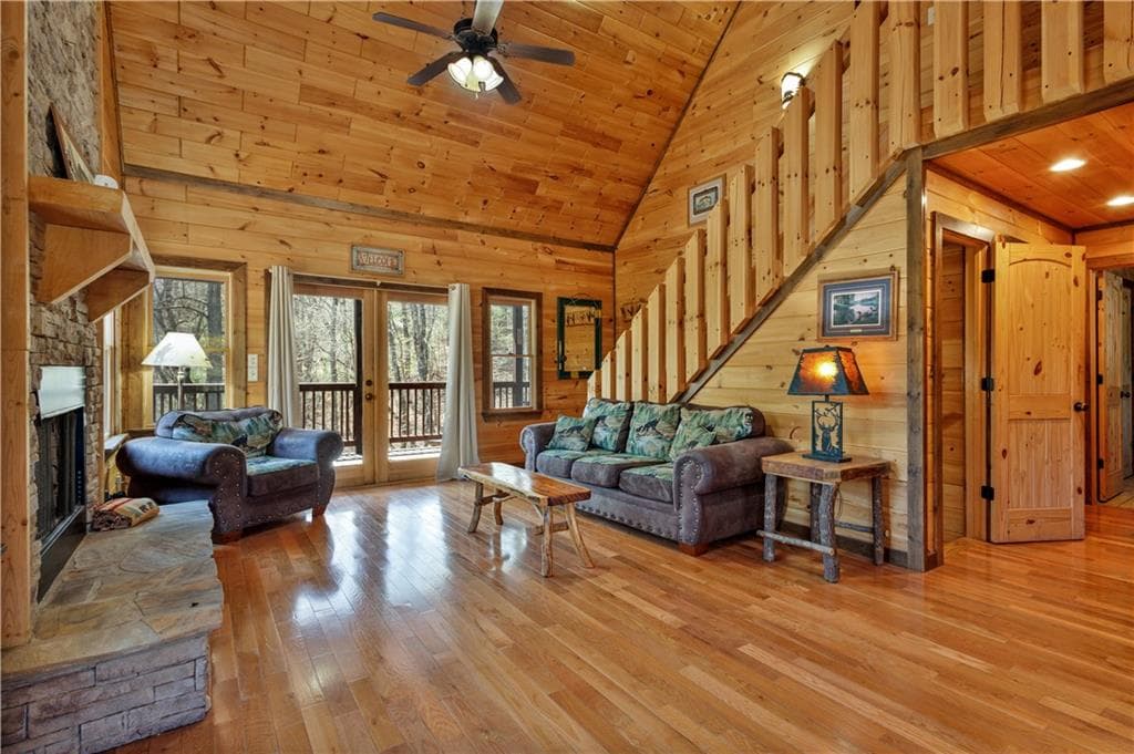 3 bedroom, 3 bathroom, 2,520 sq ft single family residence for sale at 166 Dallas Lane, Blue Ridge, GA 30513 — photo 9