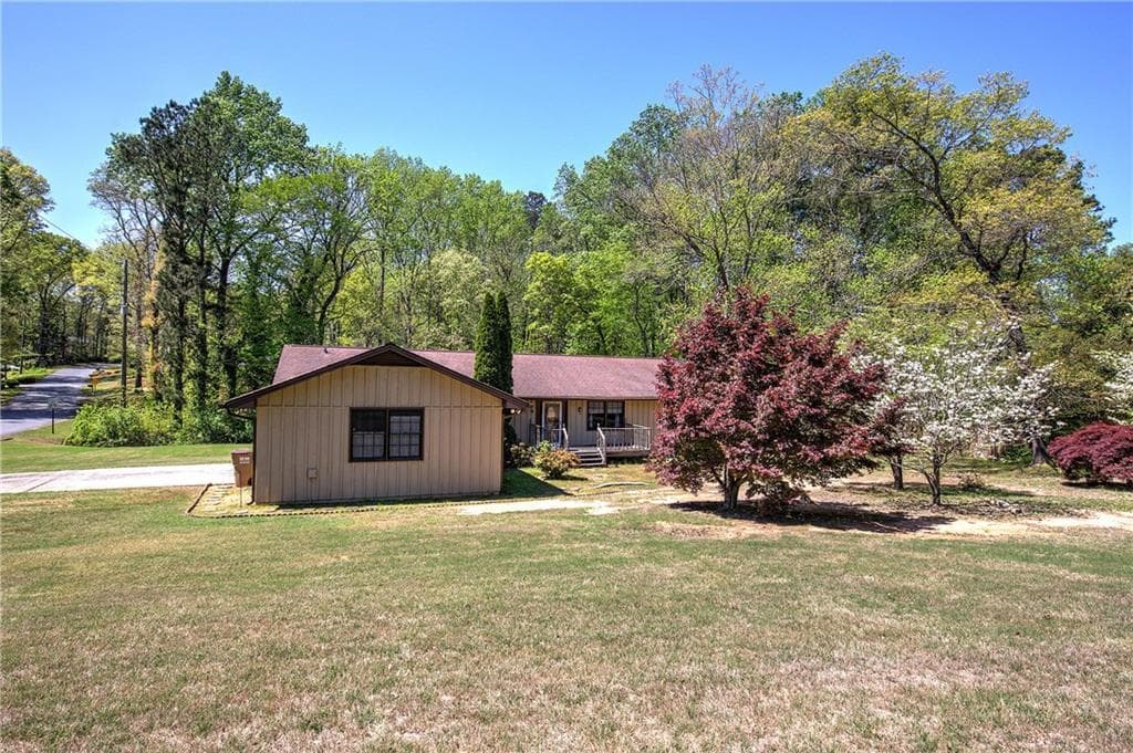 3 bedroom, 2 bathroom, 1,980 sq ft single family residence sold at 2534 Horseshoe Bend Road, Marietta, GA 30064