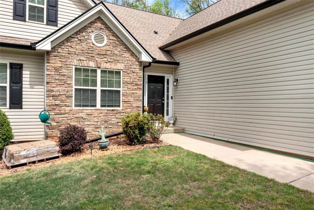 5 bedroom, 4 bathroom, 4,060 sq ft single family residence for sale at 232 Cypress Drive, Jefferson, GA 30549 — photo 2
