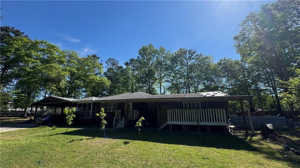 3 bedroom, 2 bathroom, 1,301 sq ft single family residence sold at 6770 Old National Highway, Atlanta, GA 30349