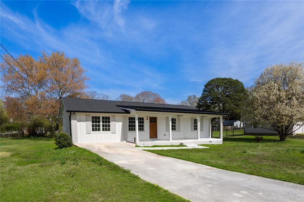 3 bedroom, 2 bathroom, 1,490 sq ft single family residence sold at 376 Lakewood, Social Circle, GA 30025