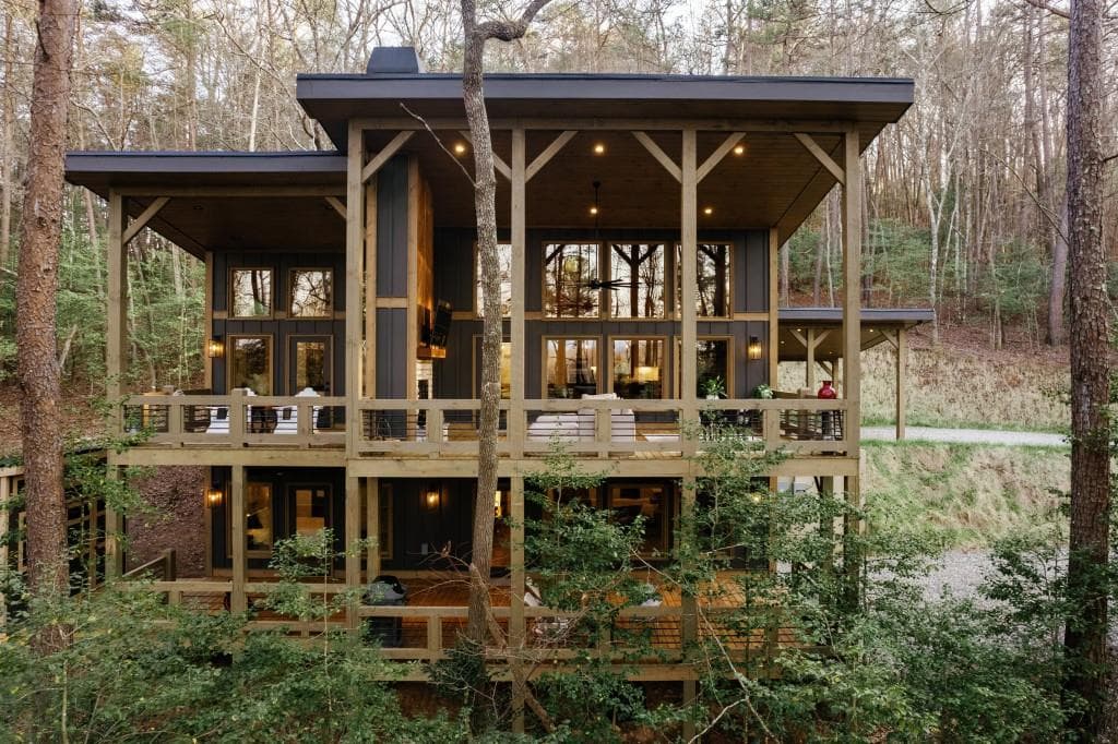 3 bedroom, 3 bathroom, 2,520 sq ft single family residence under contract at 171 Huckleberry Lane, Mineral Bluff, GA 30559 — photo 4