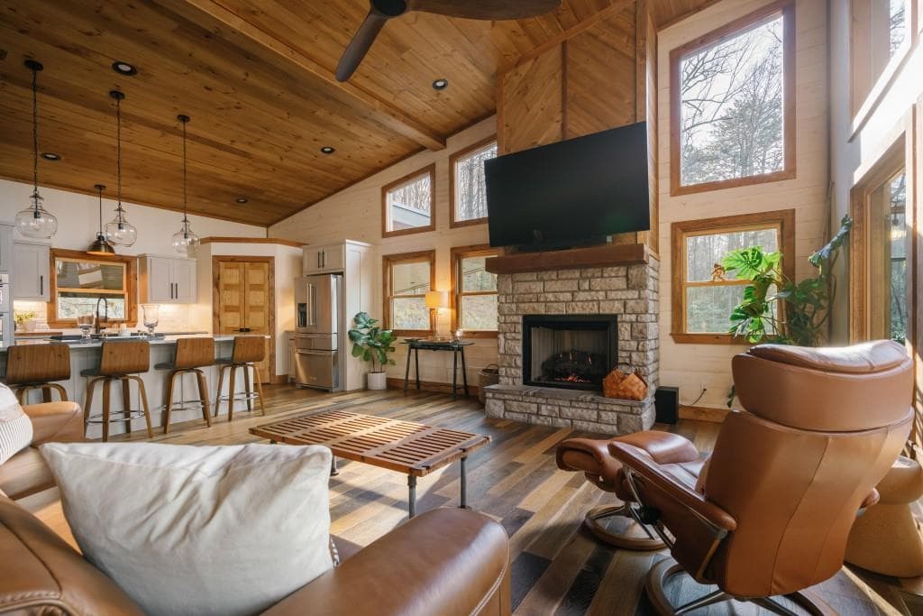 3 bedroom, 3 bathroom, 2,520 sq ft single family residence under contract at 171 Huckleberry Lane, Mineral Bluff, GA 30559 — photo 8