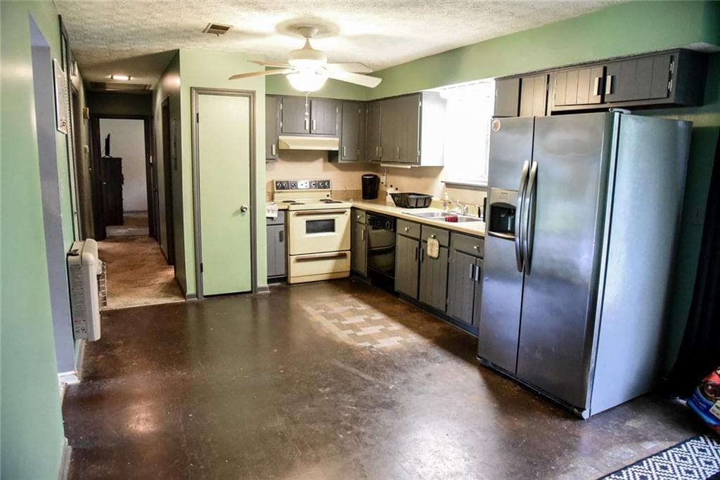 3 bedroom, 2 bathroom, 1,032 sq ft single family residence under contract at 8943 Gatewood Circle, Jonesboro, GA 30238 — photo 4