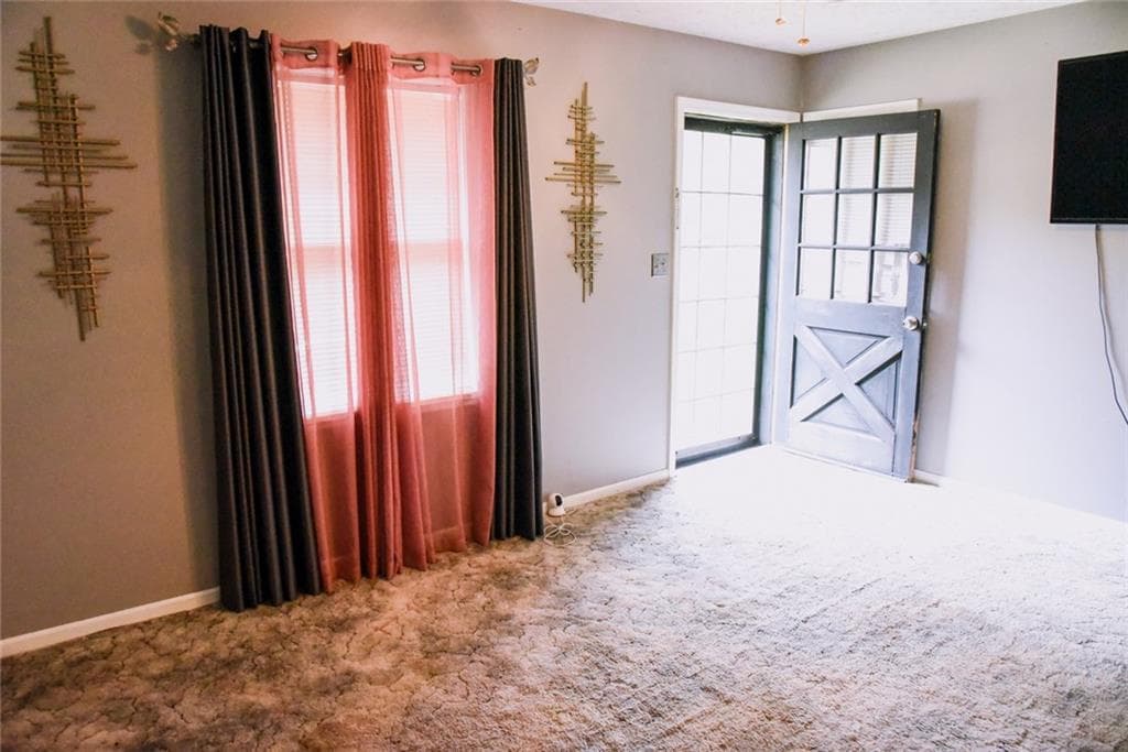 3 bedroom, 2 bathroom, 1,032 sq ft single family residence under contract at 8943 Gatewood Circle, Jonesboro, GA 30238 — photo 7