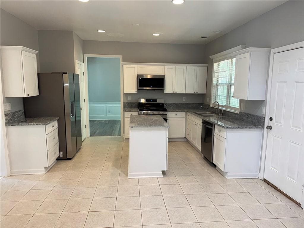 4 bedroom, 3 bathroom, 2,557 sq ft single family residence for sale at 2874 Donamire Lane, Kennesaw, GA 30144 — photo 6